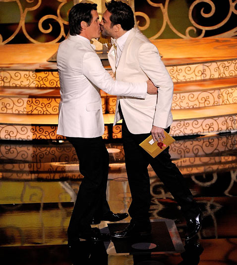 James Brolin, Javier Bardem, kiss Academy Awards, gay news, gay kiss, gay blog