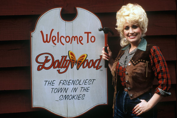 Dolly Parton Apologizes for Gay T-Shirt Incident