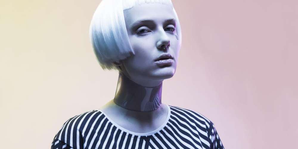 The Hypercolor of Tomorrow: Chameleon Clothes Change Patterns in Sunlight