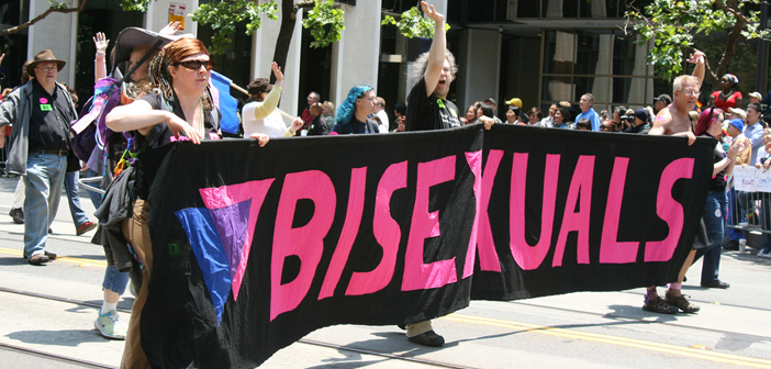 STUDIE: Oh nein! Bisexuelle sind ärmer, weniger gebildet und rauchen mehr!