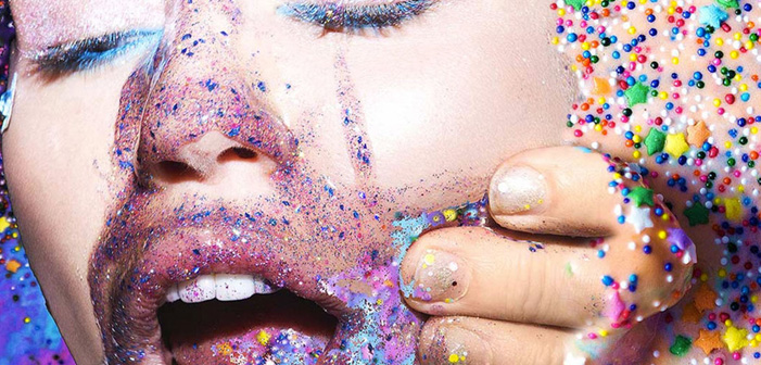 VIDEOS: What the Fuck is Going On With Miley Cyrus?!