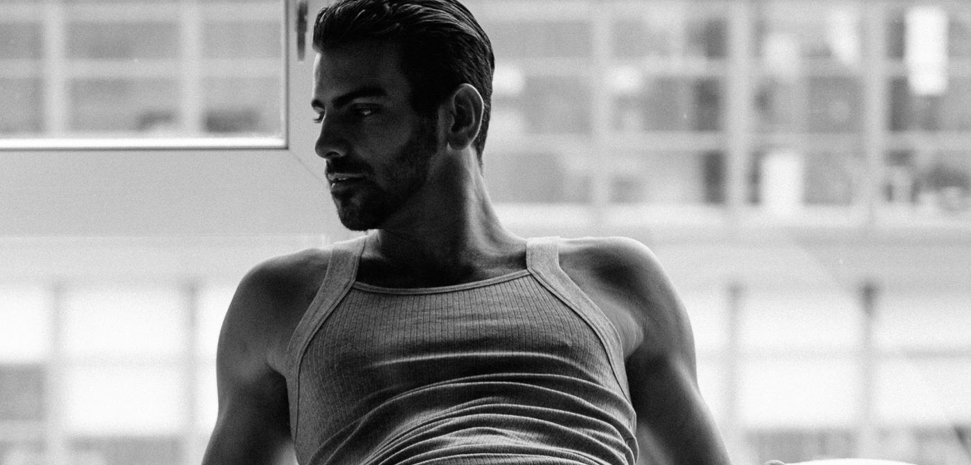 Hot, ‘Sexually Fluid’ Nyle DiMarco Teaches Us How to Sign ‘Resist’