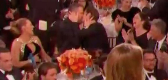 Ryan Reynolds and Andrew Garfield Kiss at Golden Globe Awards (Video)