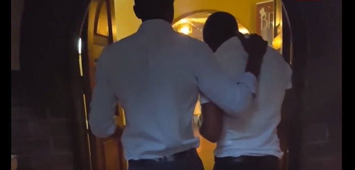 Restaurante Sul-Africano Bane Casais Gays da Noite Romântica (Vídeo)