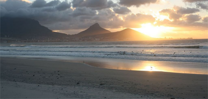 Gay Couple Harassed by Homophobe During Brazilian Beach Walk