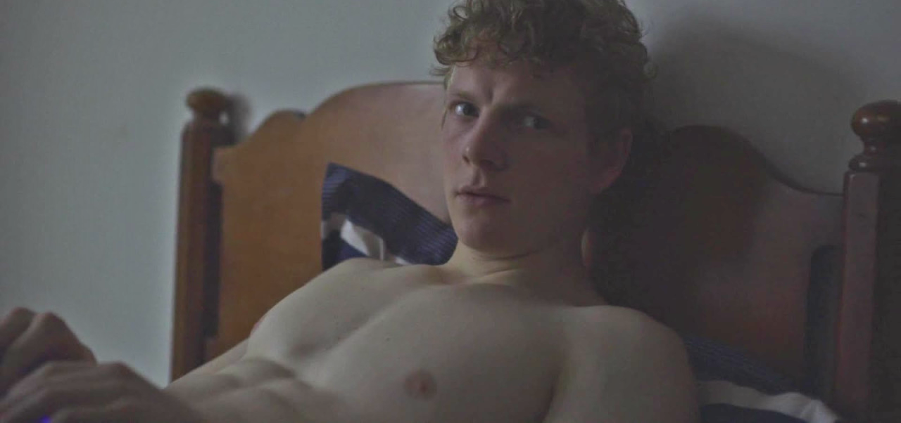 Patrick Gibson of ‘The OA’ Shows Off His Bountiful Booty (NSFW)