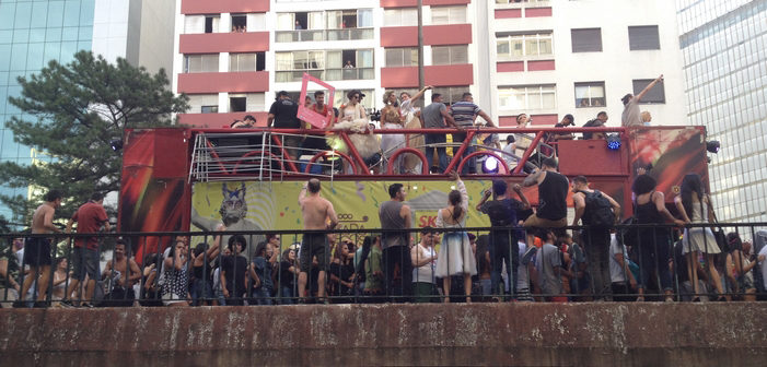 Carnaval 2017: ‘Agrada Gregos’ Reúne Mais de 65 Mil Foliões (Fotos)