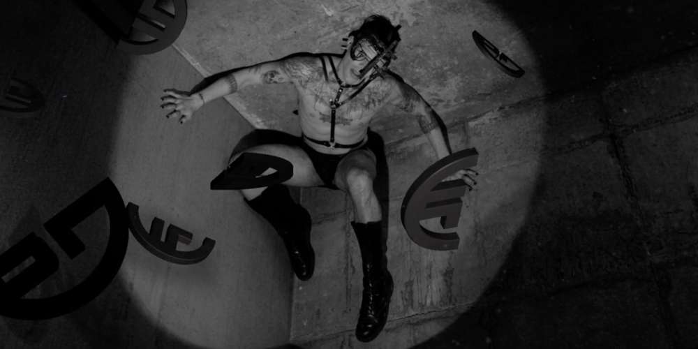 El Artista Conceptual Rob Roth Dirige el Teaser de Black Party (NSFW)