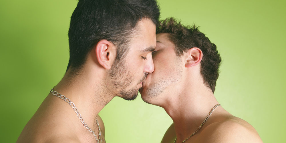 New ‘Gay Panic’ Study Says Same-Sex Kissing Stresses Out Non-Homophobes, Too
