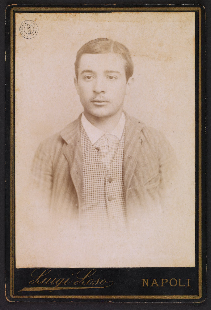Photographie d'Alfredo Rosati, jeune homme que Georges Hérelle rencontre à Naples en 1890