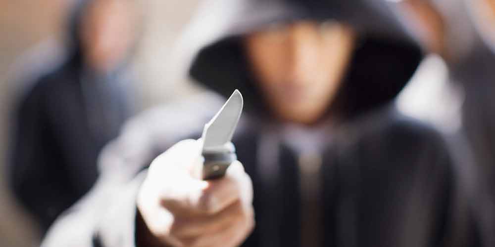 Watch a Gay Man Stand Up to a Knife-Wielding Homophobe (Video)