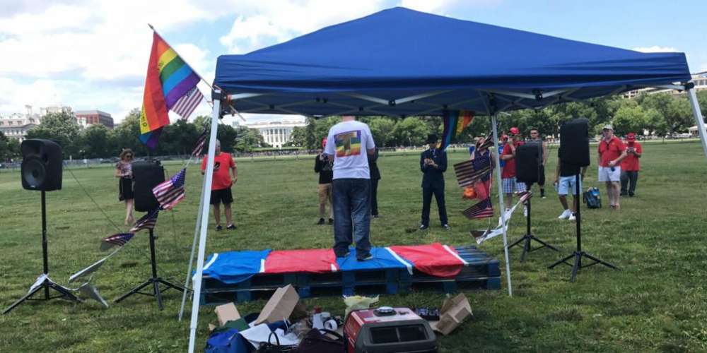 Les « Gays pour Trump » organisent un « Mega » rassemblement et personne ne vient