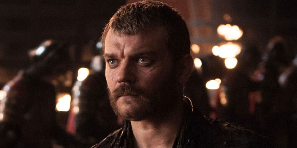 Euron Greyjoy de la 7ma Temporada de ‘Game of Thrones’ Luce Bastante Bien Desnudo (NSFW)