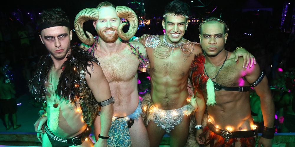 27 Wet and Wild Photos from Pines Party 2017