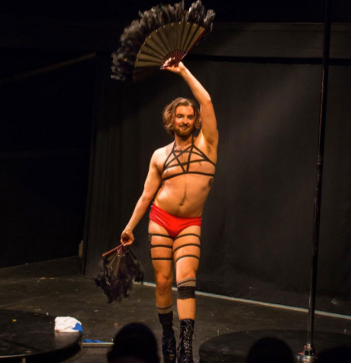 burlesque boys 20