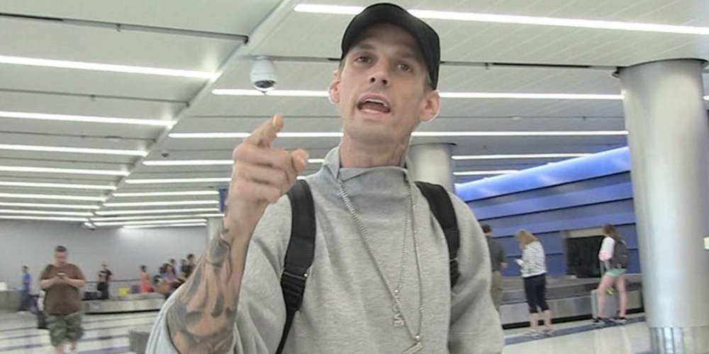 Aaron Carter Desinteresado en Salir con Hombres, pero aún ‘Deja que le Chupen el P…»