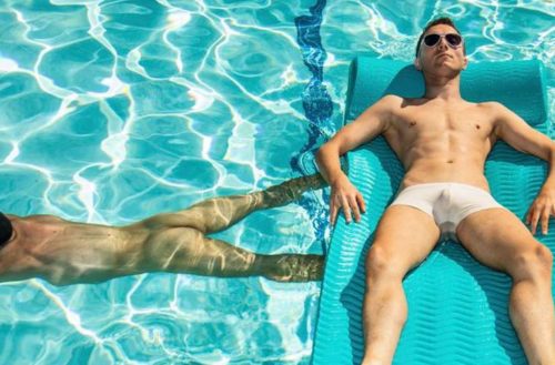 Naked man in swimmimg pol pics 537