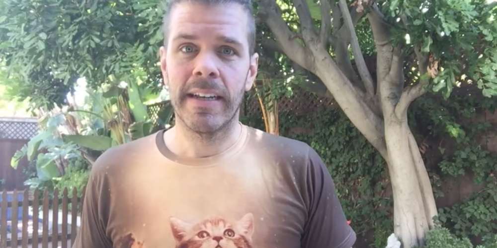 Perez Hilton Tells Kylie Jenner She Should’ve Gotten an Abortion