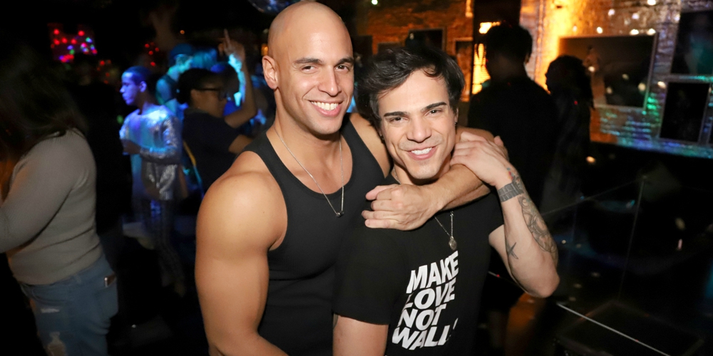 « Juste Une Nuit » au musée du sexe avec Les CockyBoys (photos)