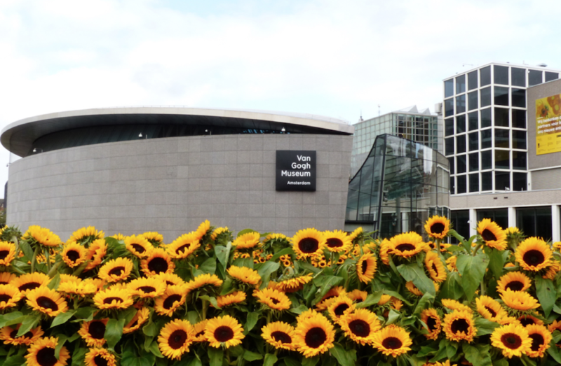 gay amsterdam von gogh museum