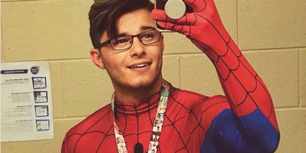 This Handsome Teacher’s Bulge-Baring Spider-Man Costume Is Unsurprisingly Going Viral