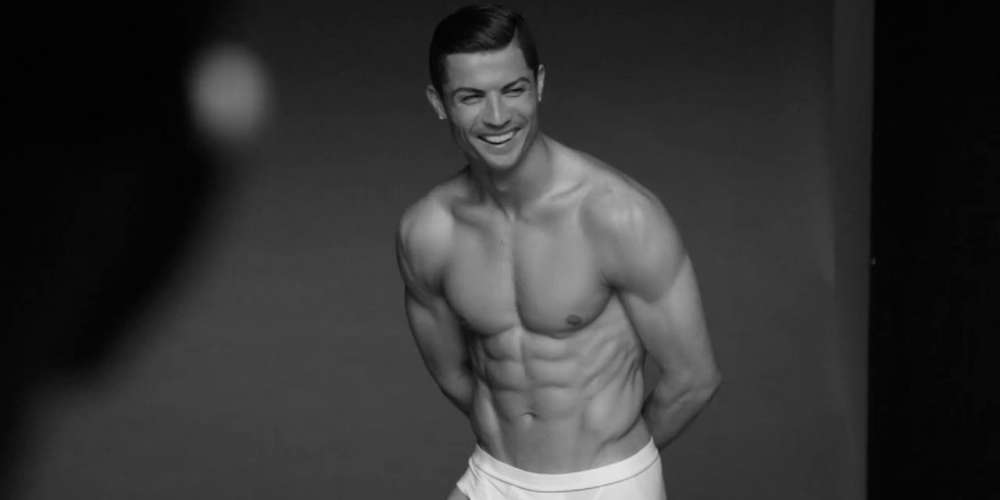 Cristiano Ronaldo Finalmente Tiene una Estatua que Captura su Atractivo