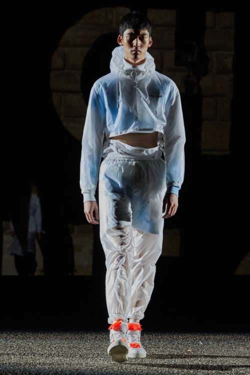 OFF-WHITE