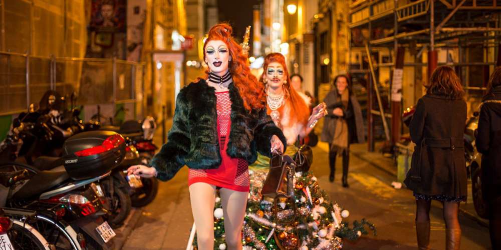 Les drag-queens Enza Fragola et Alice Psycho dans le Marais pour Hornet
