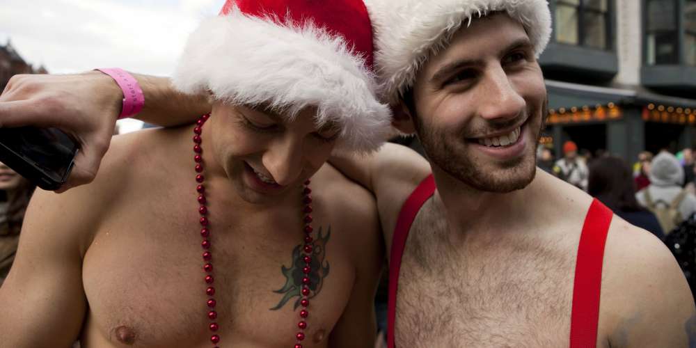 17 Sexy Pics That Will Make You Re-Evaluate Your Relationship With Santa Claus (NSFW)