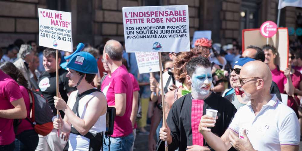 Des questions sur vos droits? Lisez le « Guide pratique contre l’homophobie »