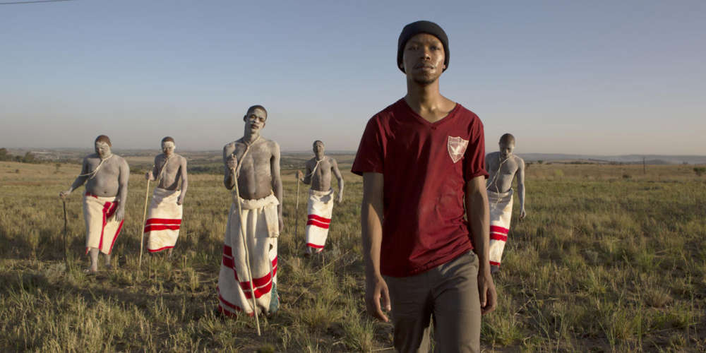 Menaces de mort, interdiction aux moins de 18 ans: en Afrique du Sud, le film « Les initiés » fait scandale
