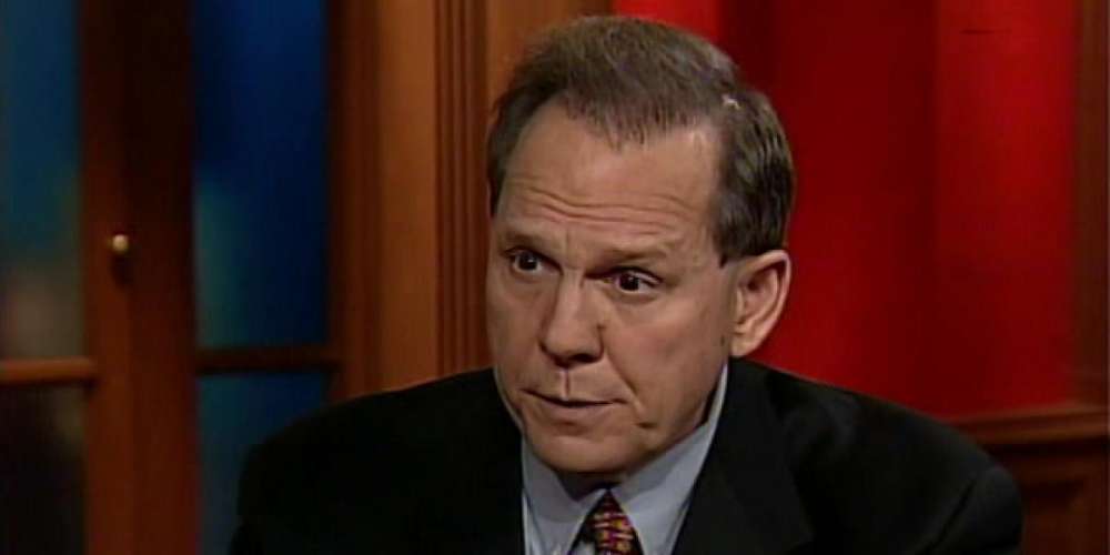 Alabama’s Scumbag-in-Chief Roy Moore Is ‘Struggling to Make Ends Meet’ After His Pedophilia Accusations