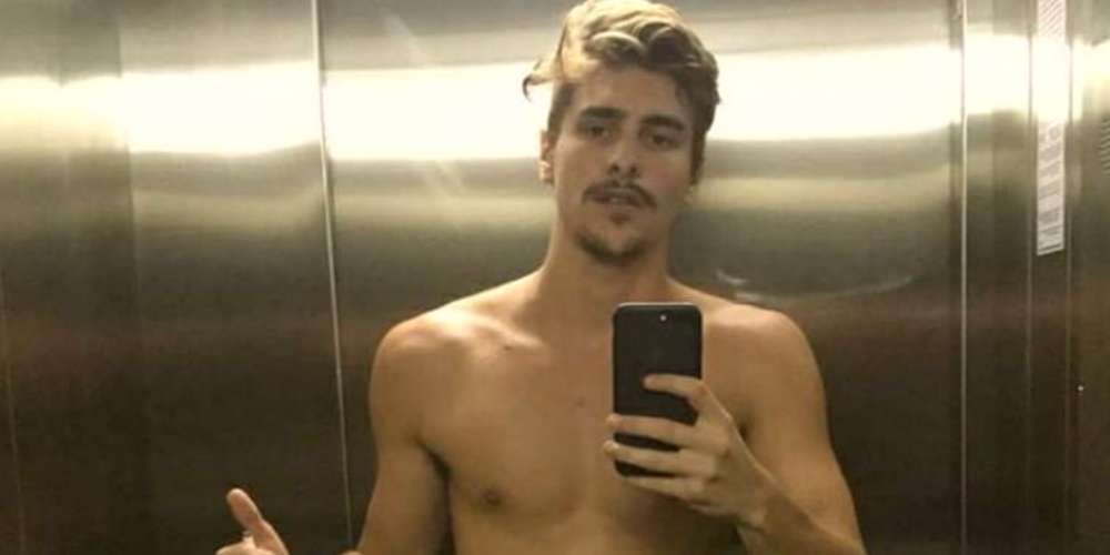 Namorado de Sasha mostra mala na cueca em “O Outro lado do Paraíso”