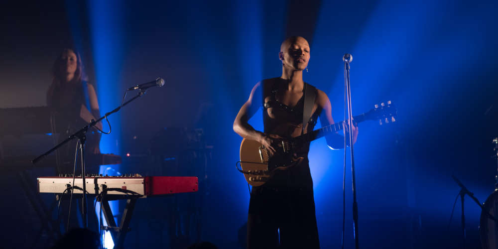 Photos: Nakhane électrise le Café de la Danse