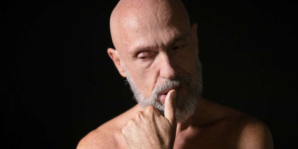 Encontro em app gay detona trama de espetáculo em cartaz em SP