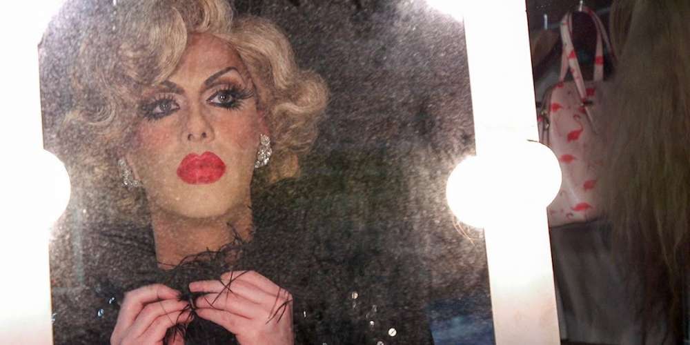Robbie Turner Has Broken Her Silence About That Car Crash, and Well, We Still Aren’t Buying It