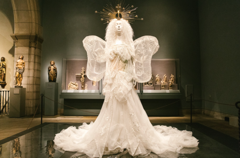 met gala exhibit heavenly bodies