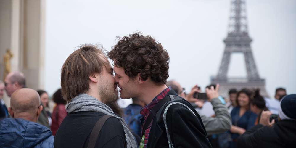 Le kiss-in au Trocadéro en photos et vidéo!