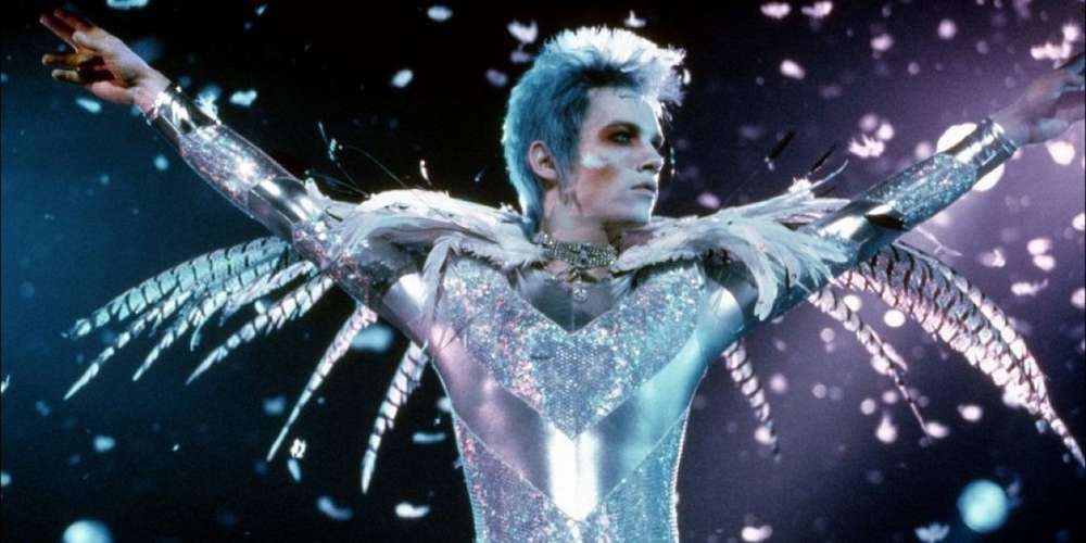 « Les courbes de tes lèvres réécrivent l’Histoire » : le film « Velvet Goldmine » a vingt ans