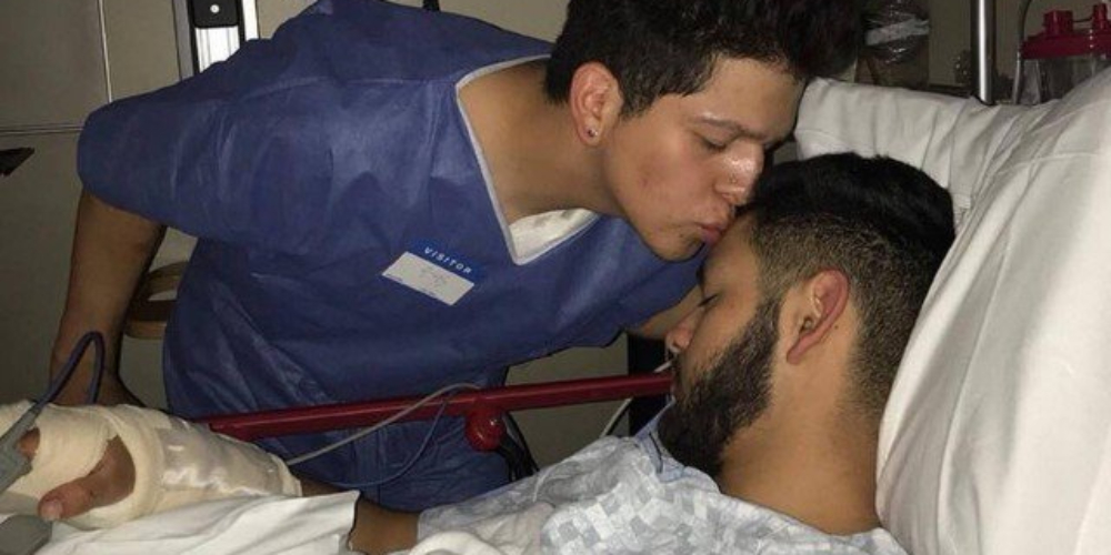 Casal gay é esfaqueado por andar de mãos dadas em via pública