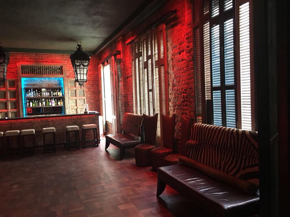 gay cape town guide crew bar