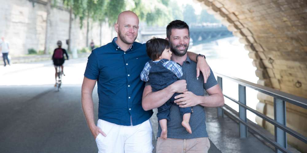 Jean-Raphaël et Samuel : « Sur la GPA, la France est schizophrène et hyprocrite »