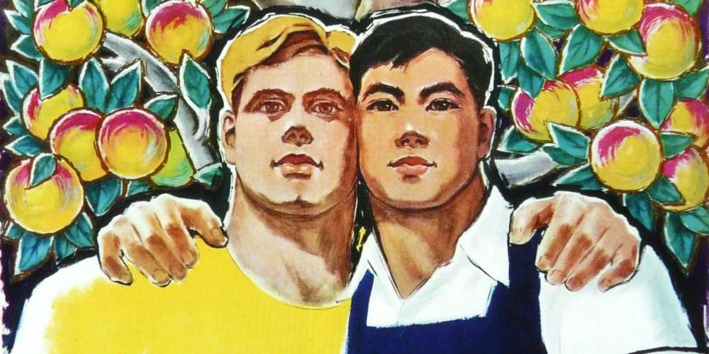 【Hornet好文回顧】這些中俄共產黨政治宣傳海報看起來像男同志伴侶的度假照