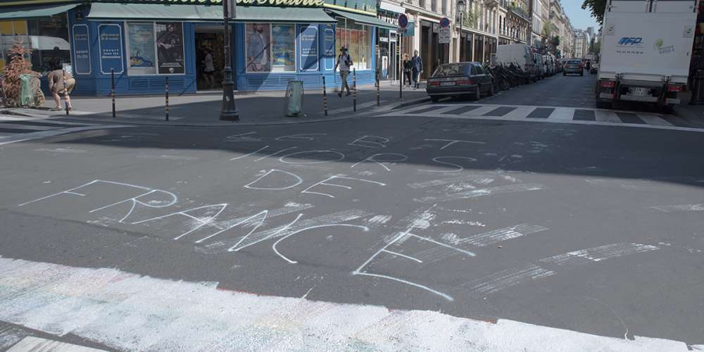 Passage piéton dégradé à Paris: Anne Hidalgo dénonce une « homophobie crasse »