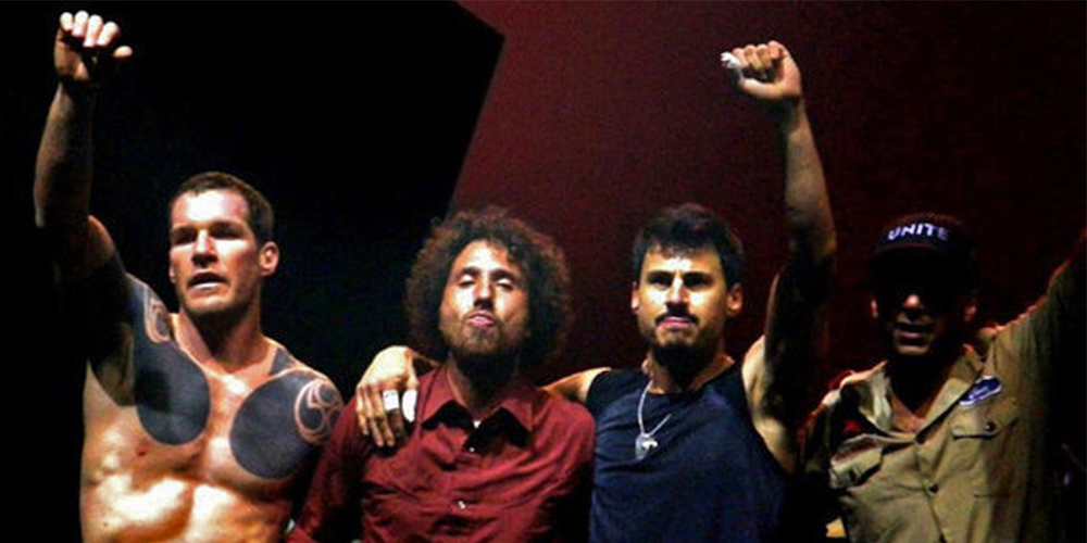 25 ปีก่อน Rage Against the Machine สอนเราให้ต่อสู้กับการกดขี่ด้วยการโชว์น้องชายบนเวที