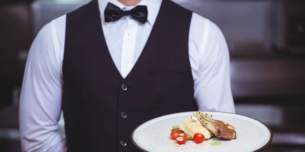Italian Restaurant Owner Suing Waiter for Writing Homophobic Slur On Gay Customers’ Bill