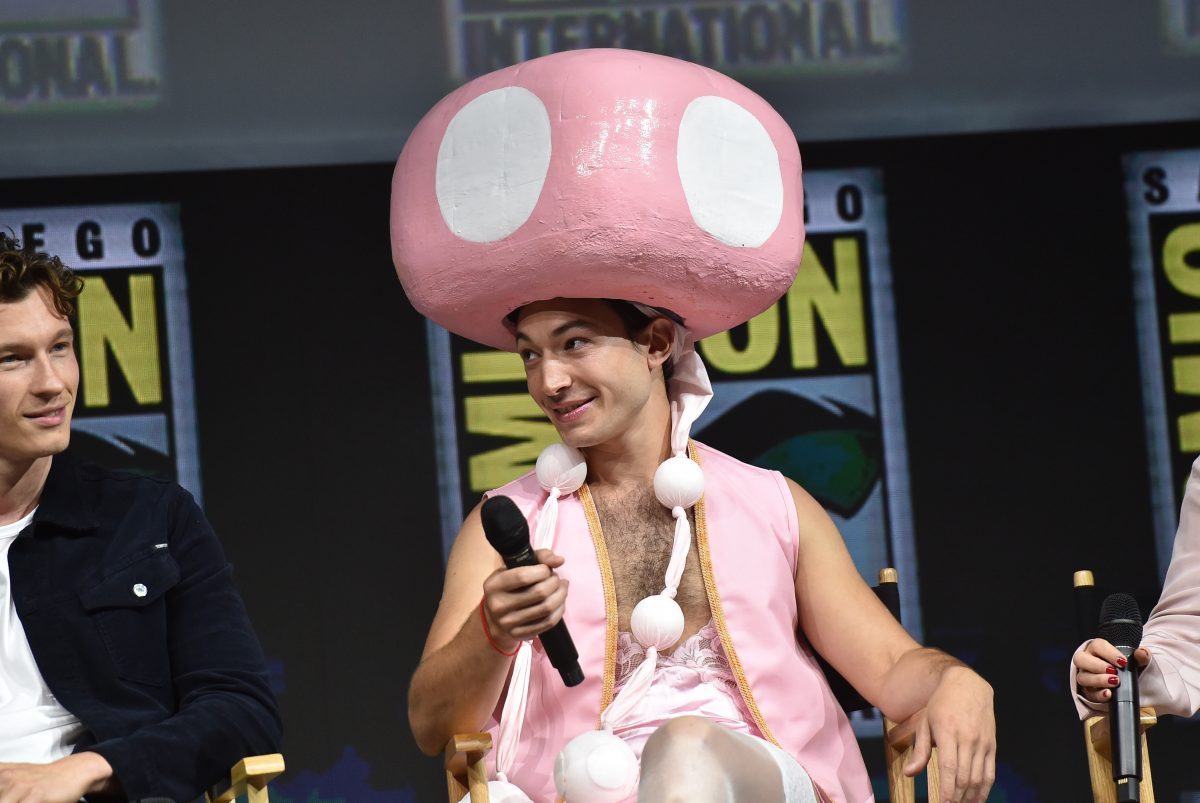 comic-con 2018 ezra miller cosplay