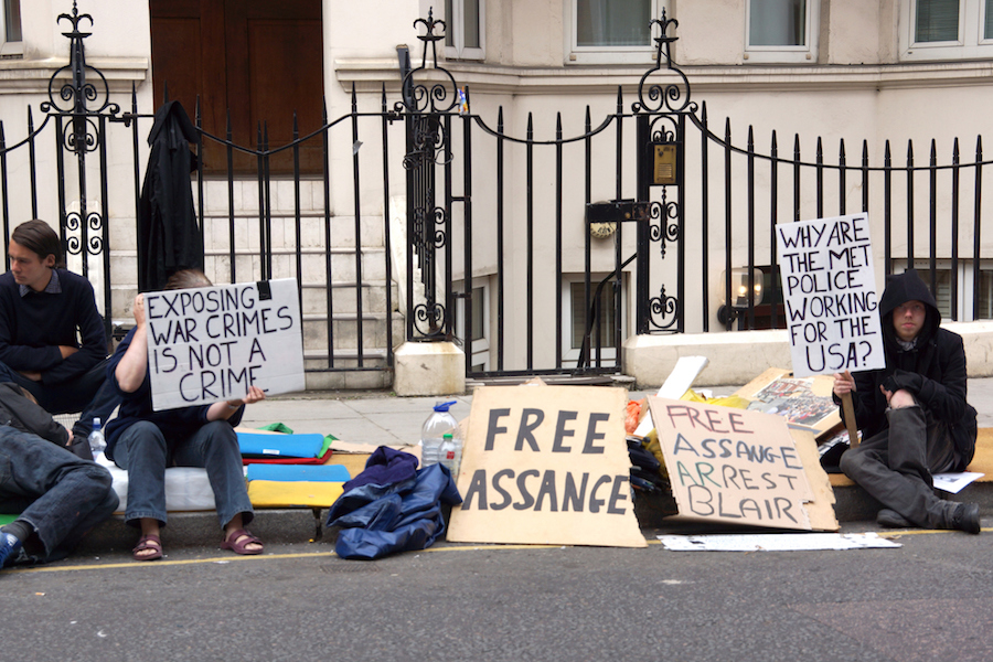 wikileaks chat emma best 2