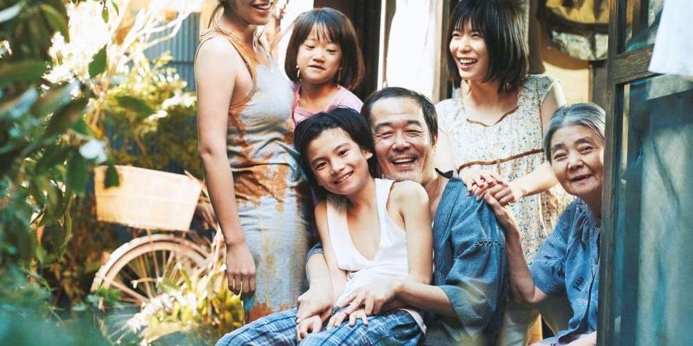 《小偷家族》今年最賣座真人日片 以犯罪維繫的多元親情