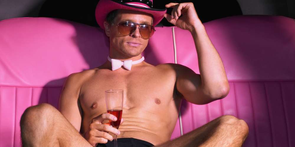 ให้ 5 หนุ่มในกางเกงในโชว์ให้คุณดูว่าการ ‘Päntsdrunk’ คนเดียวอย่างมีสไตล์นั้นเป็นอย่างไร
